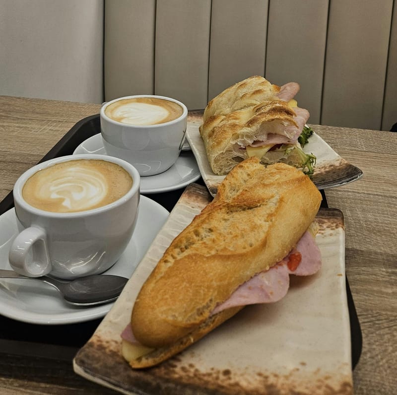 Baguette Caprese