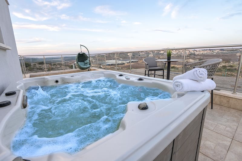 ג'קוזי ספא מפנק