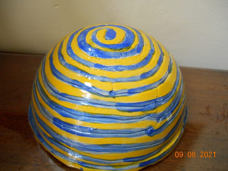 plat bleu/blanc/jaune