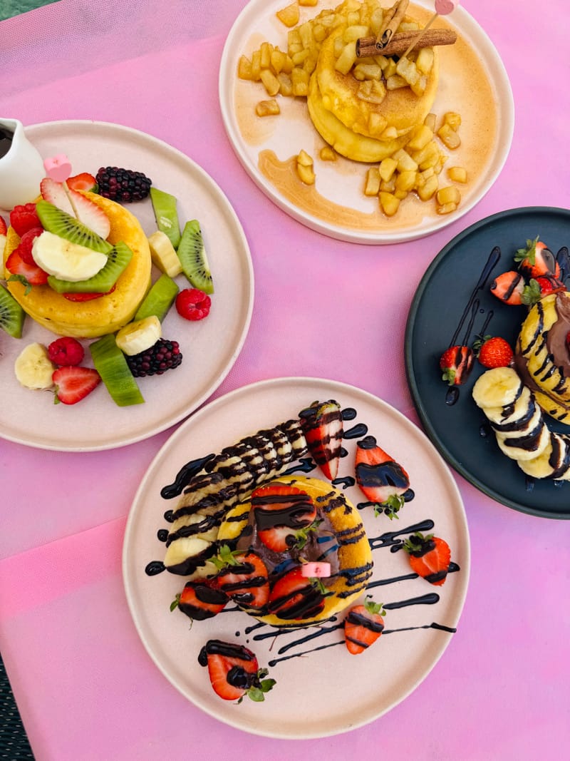 PANCAKES, CROISSANT OR FRENCH TOAST