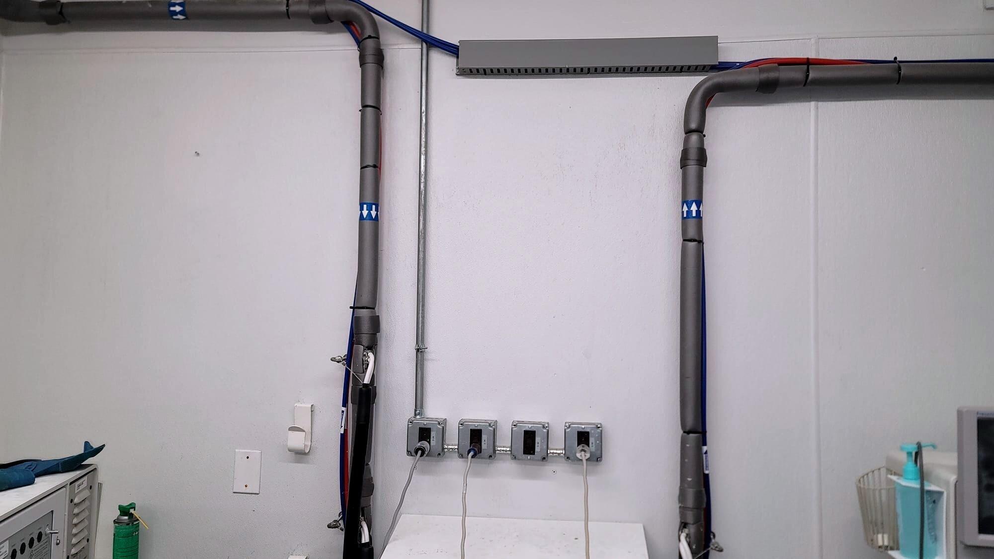 DATA WIRE PULL