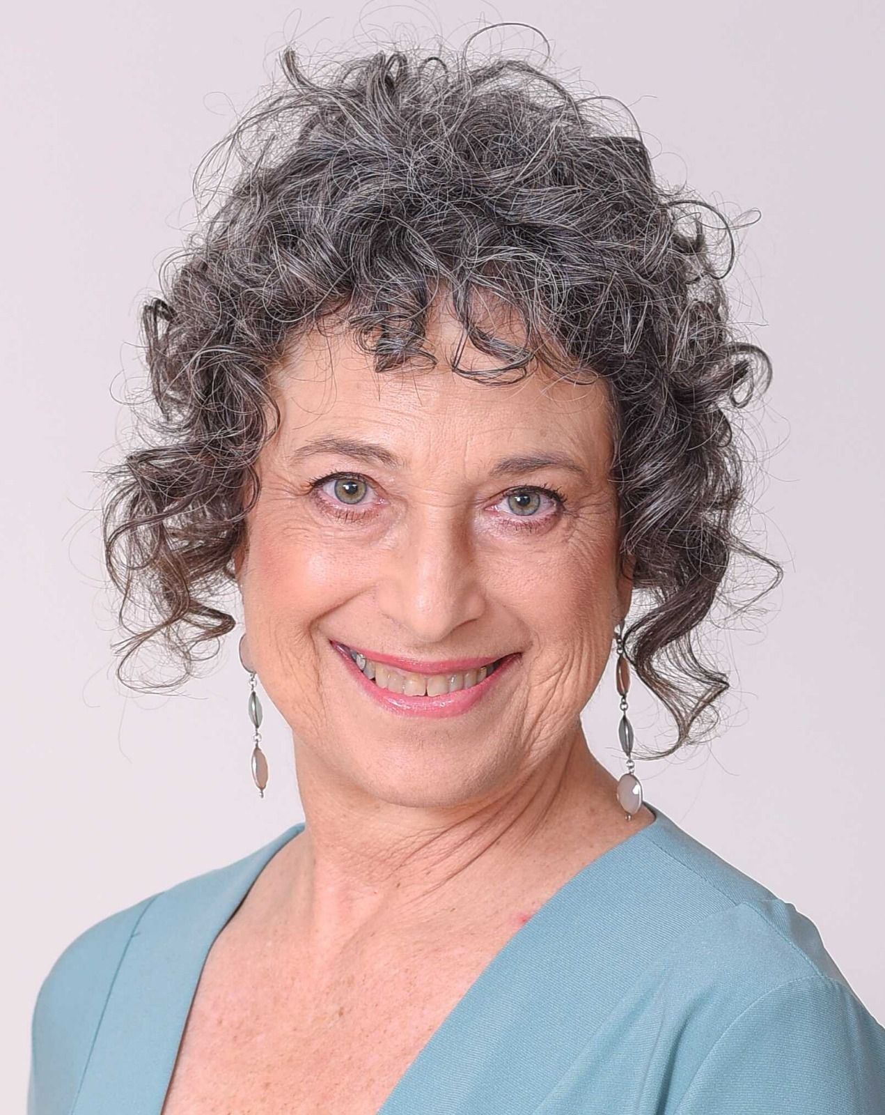 רקפת ברנד – עוזרת לך להתחבר לרגש במיזם 'הרגע הזה'