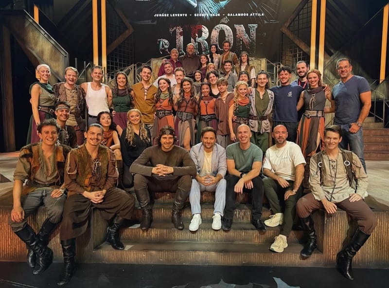 Juhász Levente: A TRÓN