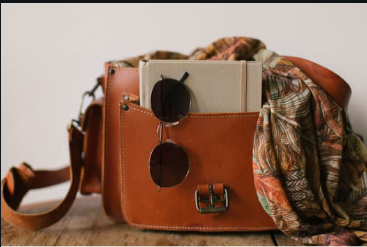 Crafting Excellence: Choosing the Right Leather Bag Supplier for Your Business