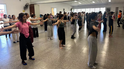 Una vivencia artística mediante la exploración corporal y creativa.