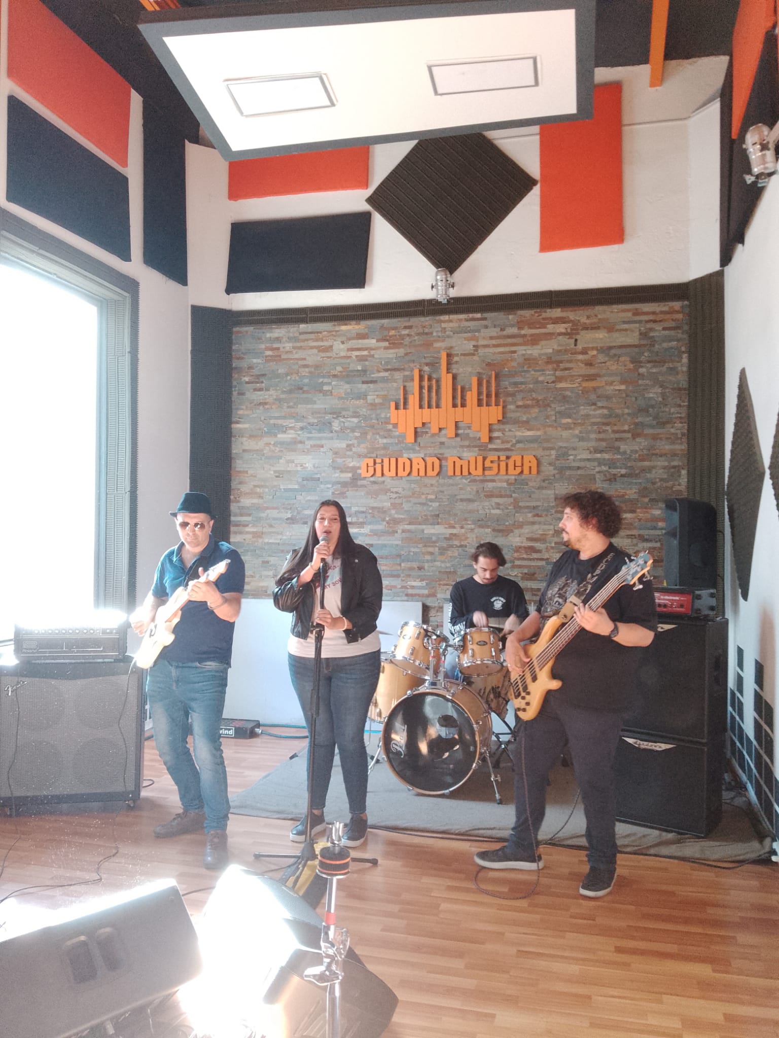 Blues del adiós” de La Gata Rusa: un lamento furioso en clave de blues