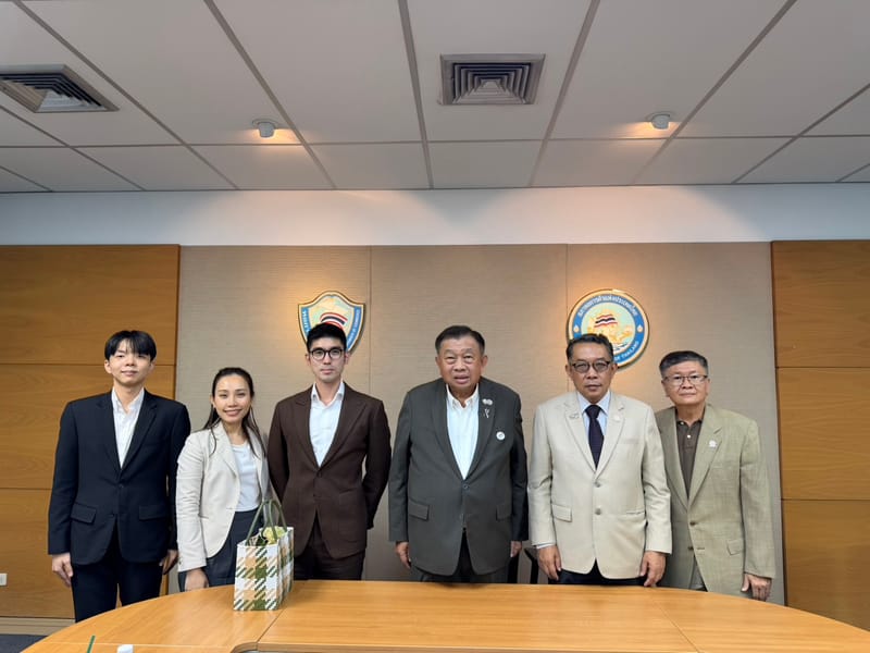 สมาคมผู้ส่งออกและผู้ผลิตไทย  ได้เข้าพบ ท่านอธิป พีชานนท์ รองประธานกรรมการสภาหอการค้าแห่งประเทศไทย พร้อมด้วย คุณชินธิป พรประภา ประธานเจ้าหน้าที่บริหาร และทีมงาน บริษัท สยาม โคโคเพลลิ จำกัด