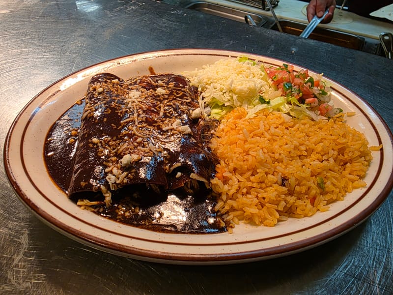 ENCHILADAS DE MOLE