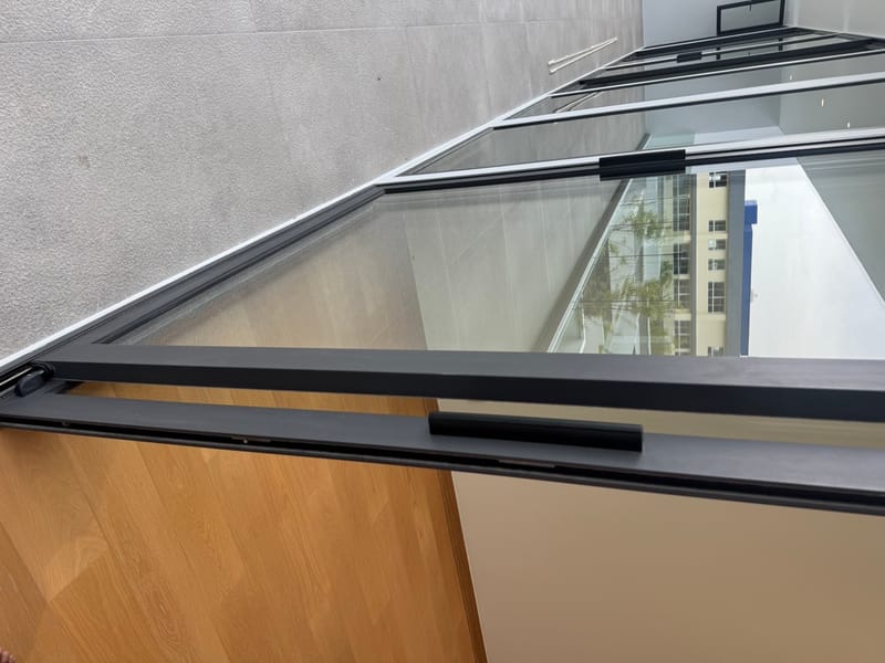 ประตูหน้าต่าง