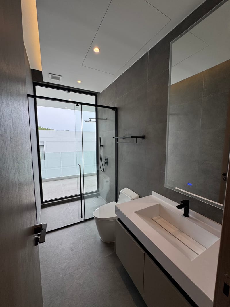 ราวกันตก Showwr