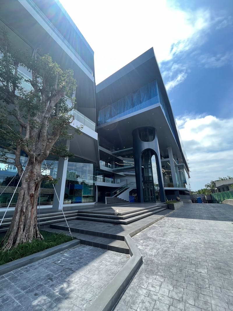 ประตูหน้าต่าง ราวกันตก Spider กระจกลิฟท์ Skylight