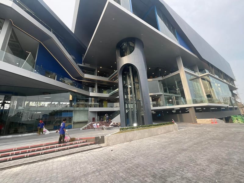 ประตูหน้าต่าง ราวกันตก Spider กระจกลิฟท์ Skylight