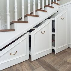 פתרונות איחסון חכמים ומעשיים לאיחסון בחללי הבית שלכם.