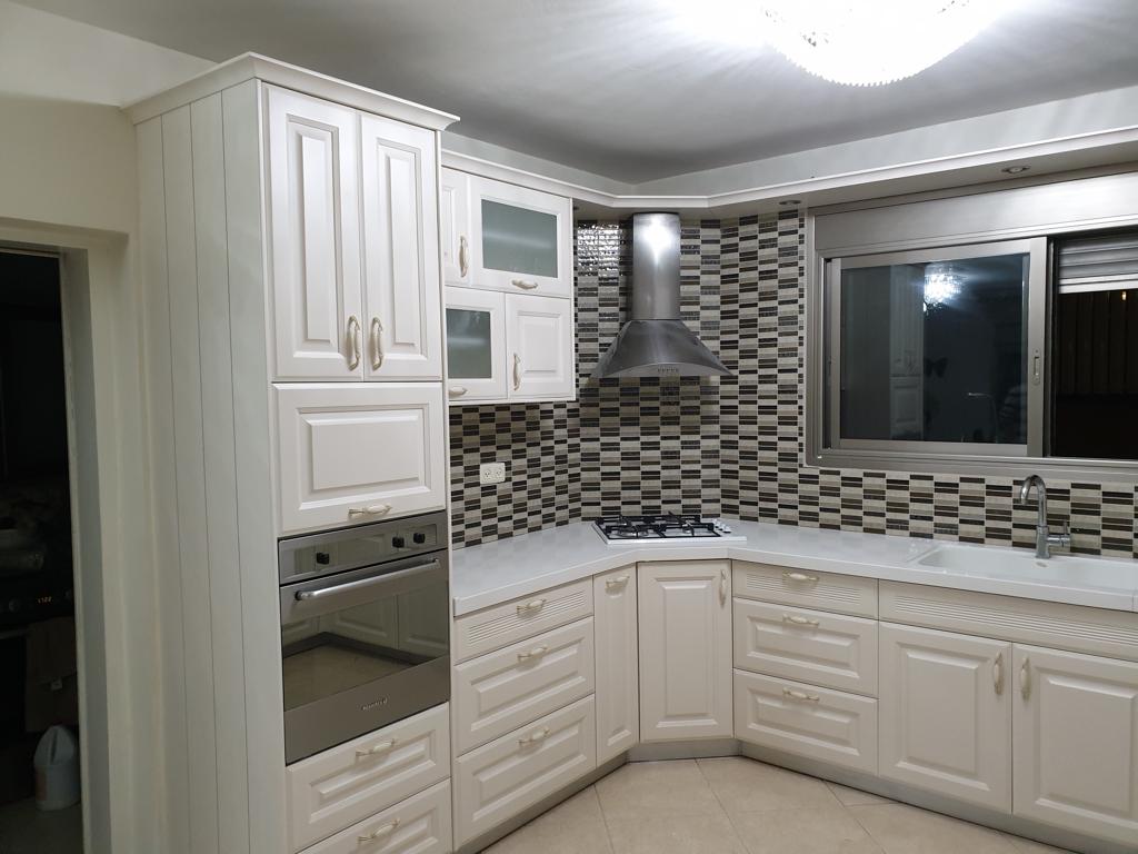 מטבחים מעוצבים בהתאמה אישית, עם אפשרות להדמיה ממוחשבת לכל לקוח, כך שתוכלו לראות את המטבח שלכם לפני הבנייה.