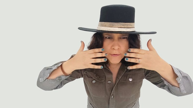 Karen Rod invita a una pausa consciente del mundo digital con su nuevo sencillo 'Espejo Digital'