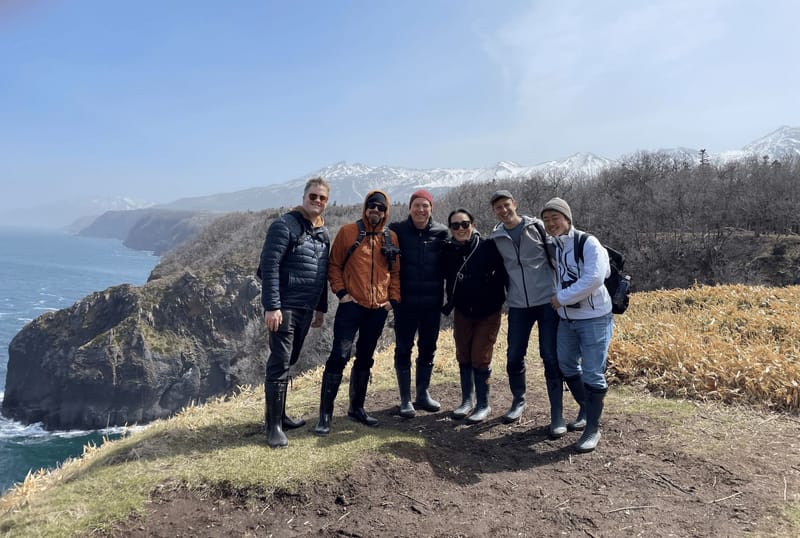 Ghost of Yōtei se nutre de la historia y paisajes de Hokkaido para ambientar el juego