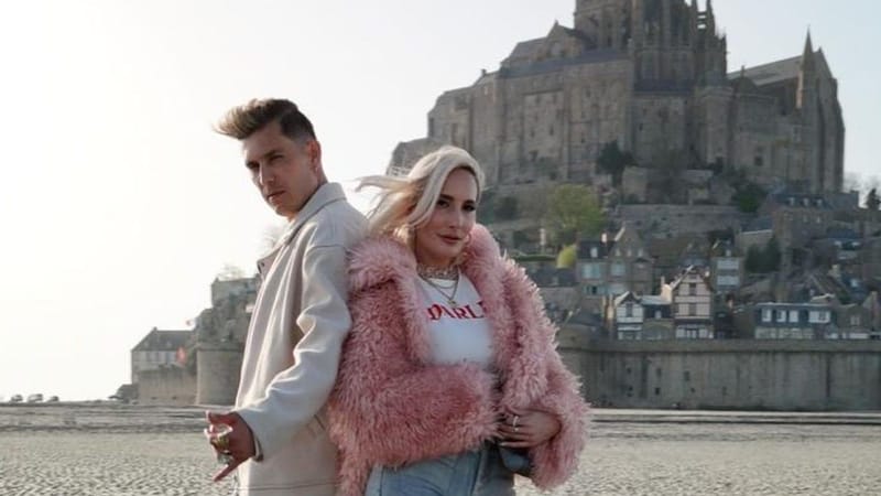 Domino Saints lanza “Aura”, un poderoso himno en español de empoderamiento y luz interior