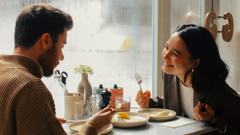 El bálsamo de la palabra compartida: psicología urgente de la conversación sanadora