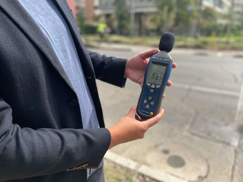 Estudio detecta los factores urbanos más nocivos para la salud auditiva de los chilenos