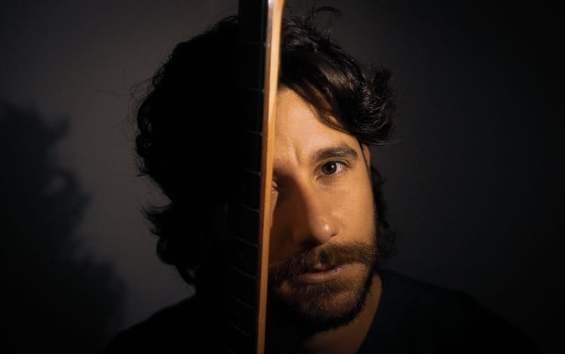 Farid Abauat lanza 'Estás Aquí'
su nueva canción para la serie 'La Primera Vez' de Netflix