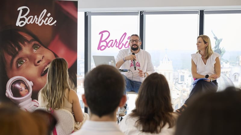 Jugar con muñecas impulsa el lenguaje emocional: un 82% de los niños lo usa al jugar con ellas, según un estudio de Barbie con la Universidad de Cardiff