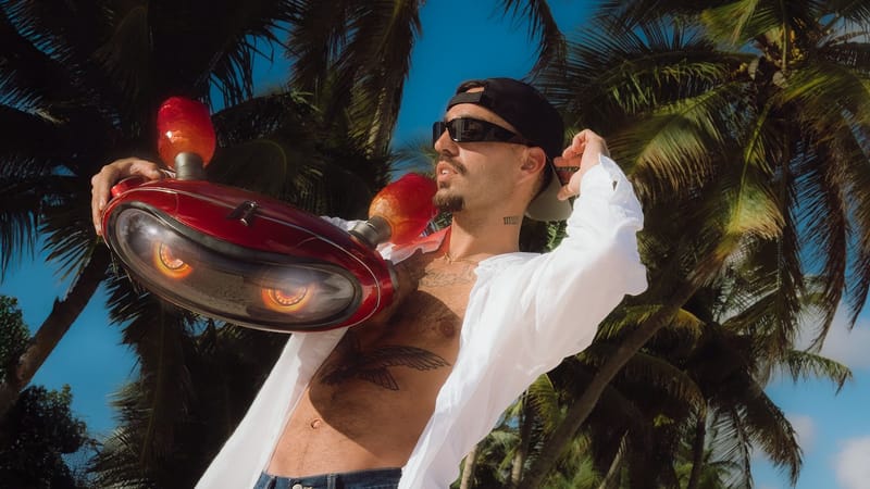 Rels B inaugura el verano con “afroLOVA 25’” y se une a Kapo en “Carita Angelikal”