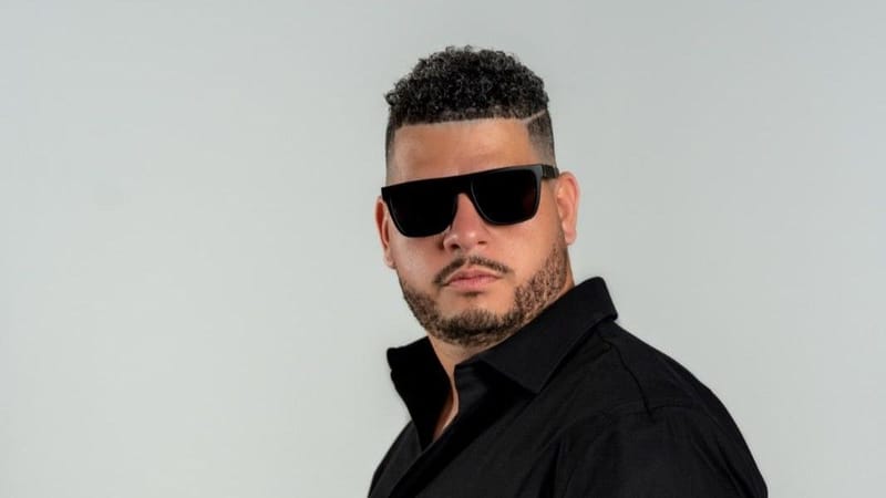 Julián Casanova lanza el videoclip de su tema “Macramé”