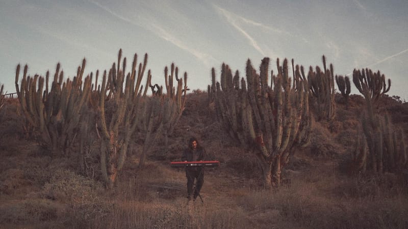 Keta Lenis lanza "Andante Intrépida": una oda al vértigo de avanzar sin certezas