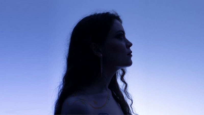Catalina Uscátegui presenta 'Constelaciones', un EP introspectivo, emotivo y visceral