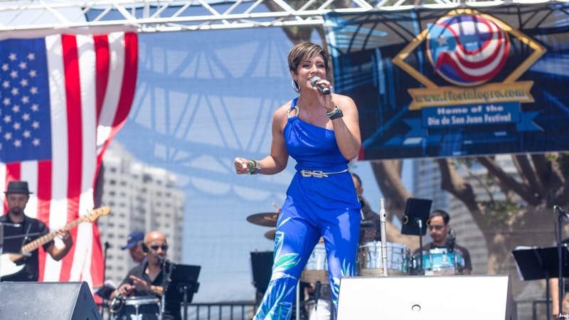 Izis La Enfermera de la Salsa cautiva en el Puerto Rican Festival 2025