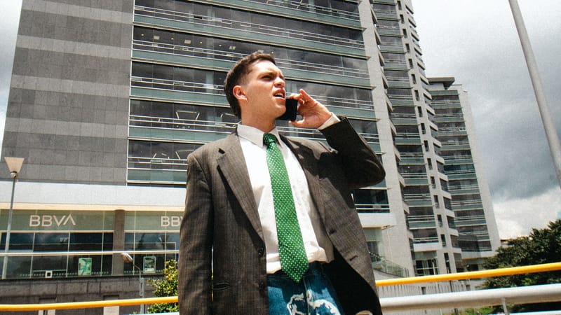 Lloviendo en Bogotá de ha$lopablito: un R&B para acompañar los días grises