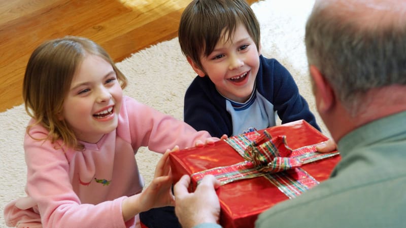 Día del Niño: Regalos con respaldo y seguridad, en comercios establecidos