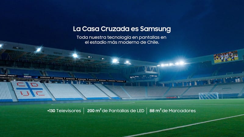 La UC ya juega en pantalla grande: Samsung prende 200 m² de emoción en el Claro Arena
