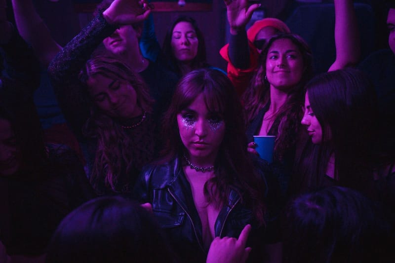 July Abril prepara su nuevo álbum “Busco Salir”