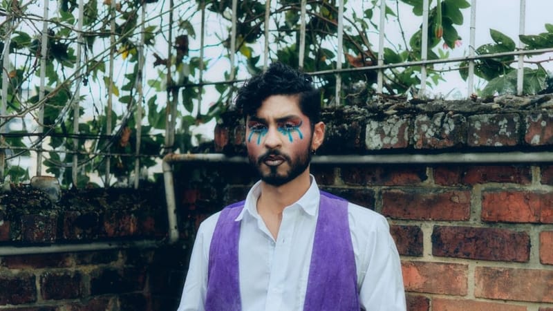 Tomás Santiago debuta con 'Me dejé caer', un EP para afrontar la adultez en tono new wave