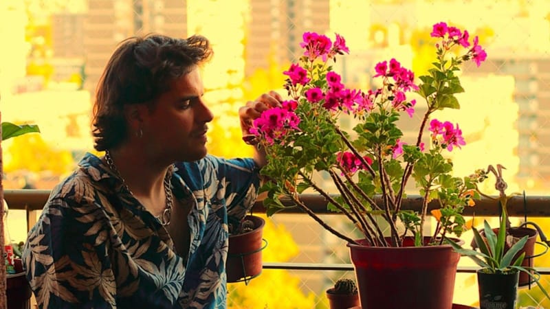 Rescatar la crudeza del momento: Juan Fixión estrena Saltos