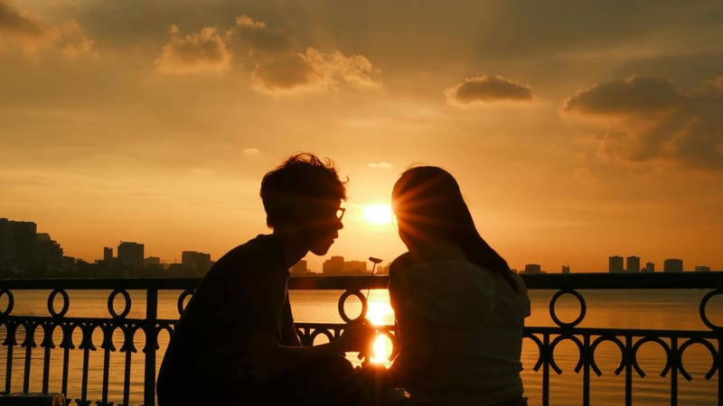 La arquitectura de la intimidad: ¿Por qué la apertura emocional es la única vía a las conexiones profundas?