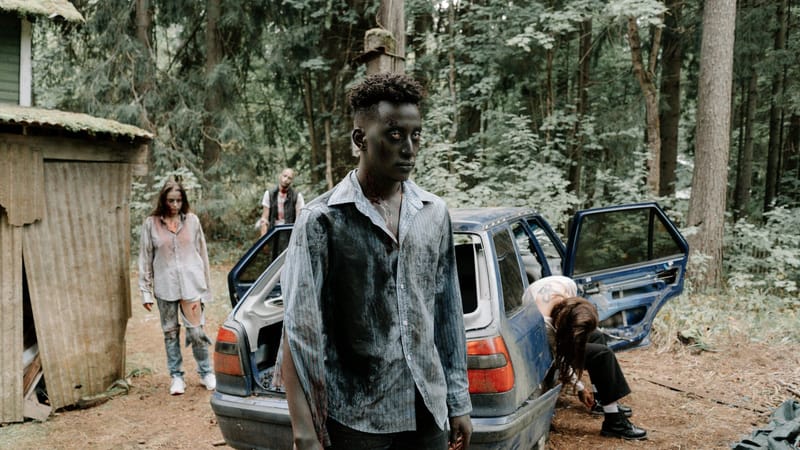 Guía de deterioro textil: Cómo convertir ropa en reliquias de terror