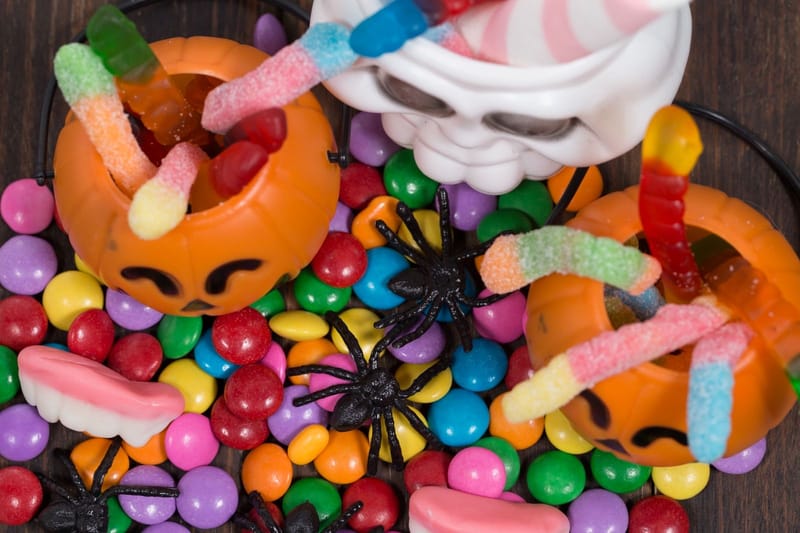 Dulces, disfraces y delivery: Halloween dispara en 170% las compras de golosinas en PedidosYa