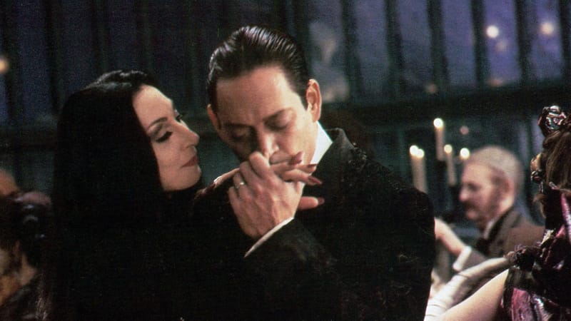 El amor que traspasa el tiempo: Ideas icónicas de parejas para un Halloween inolvidable