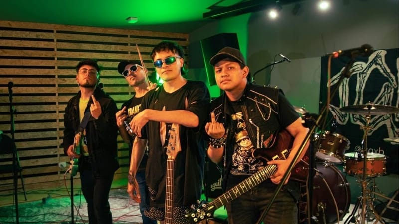 JxGxB presenta su EP ‘Esa y tantas cosas más’: tres retratos de punk, melancolía y vulnerabilidad