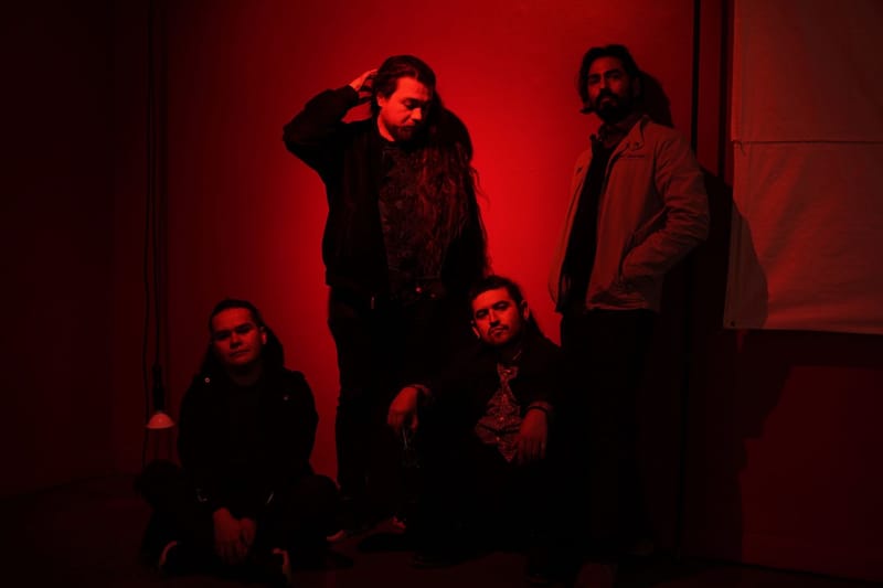 Naufragio lanza su primer LP “La Botella era mi Hogar”, una travesía emocional entre la soledad, la autodestrucción y la búsqueda de sentido