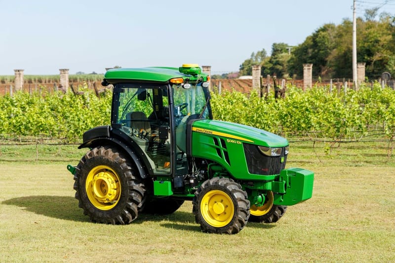 Salfa lanza nueva línea de tractores John Deere fabricada en Brasil