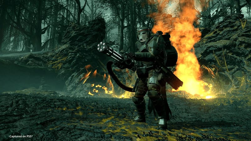 Una sierra eléctrica, minigun y más en Comandos pitón, el nuevo Bono de Guerra Premium para Helldivers 2