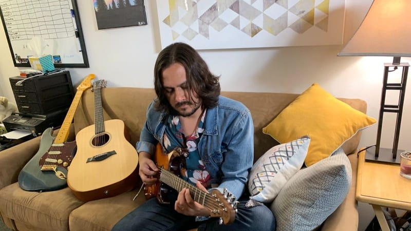 J. Rushwell estrena su disco 'Bitácora', un diario musical de pensamientos en tono rock