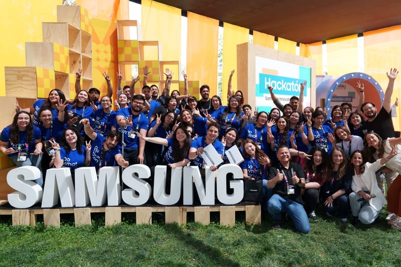 FluxAI: La IA que revoluciona la atención en tiendas al leer tus emociones y anticipar tus necesidades