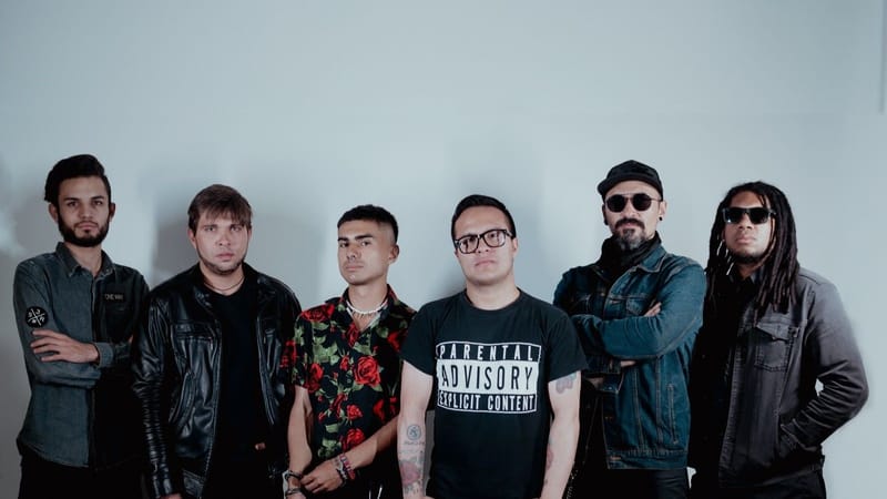 Distópxica presenta 'Arde', una canción de protesta y revolución con inteligencia