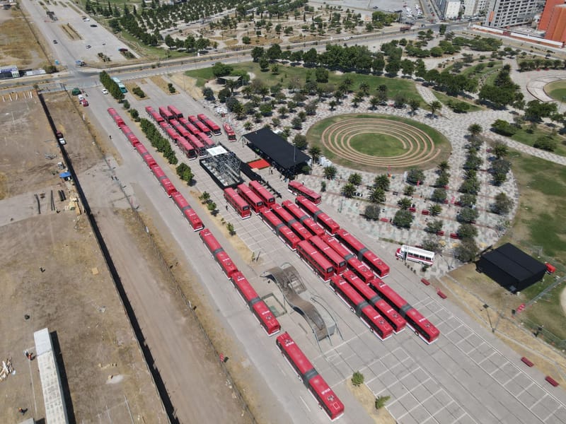 Metbus celebra la operación de 950 buses eléctricos BYD con el estreno de nueva flota