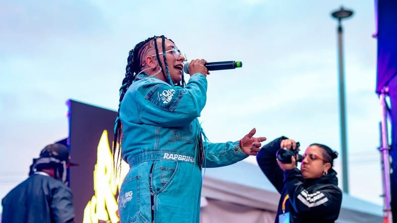 Sabiduría, transformación y crecimiento: Rapbrina corona su 2025 con la fuerza de “Girls in the hood”