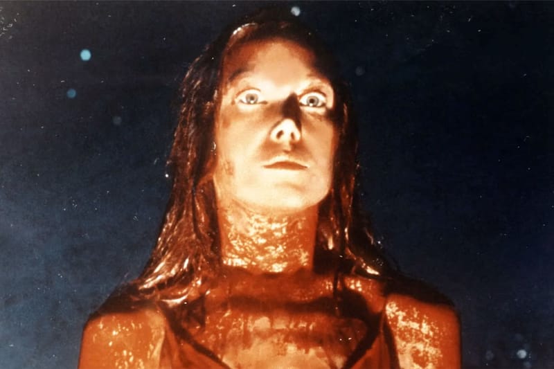 Carrie, el evangelio de sangre: un análisis sobre la feminidad monstruosa y el pecado